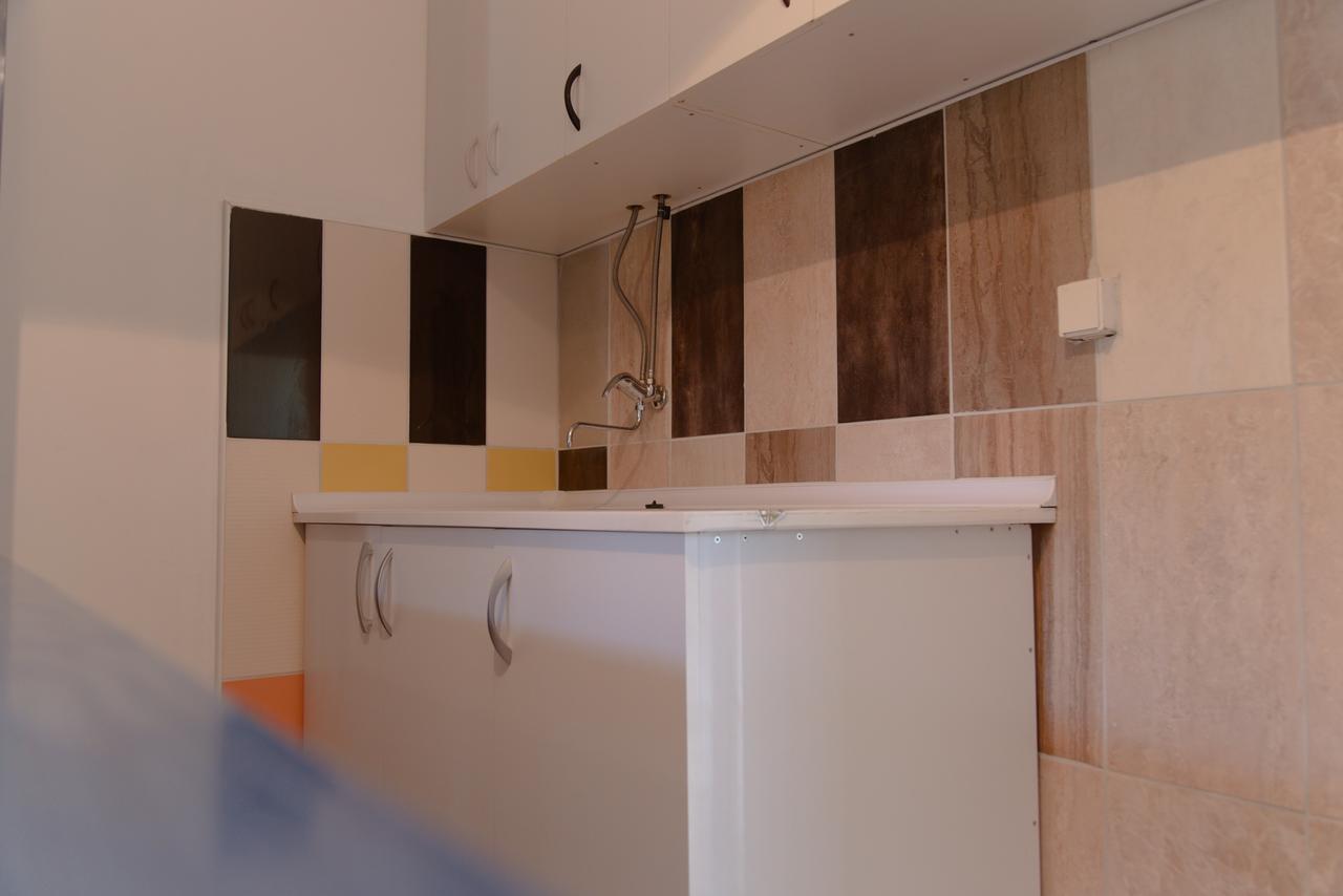 Hostel Belgrade Shungit Dragana Jeftica Br 10 Экстерьер фото